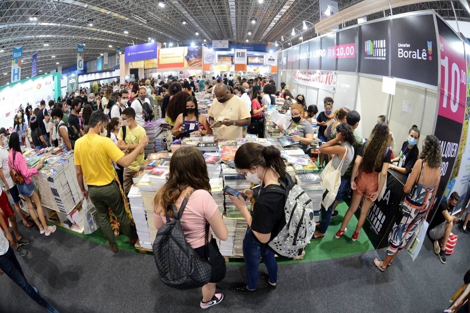 Evento registrou média de seis livros comprados por cada visitante