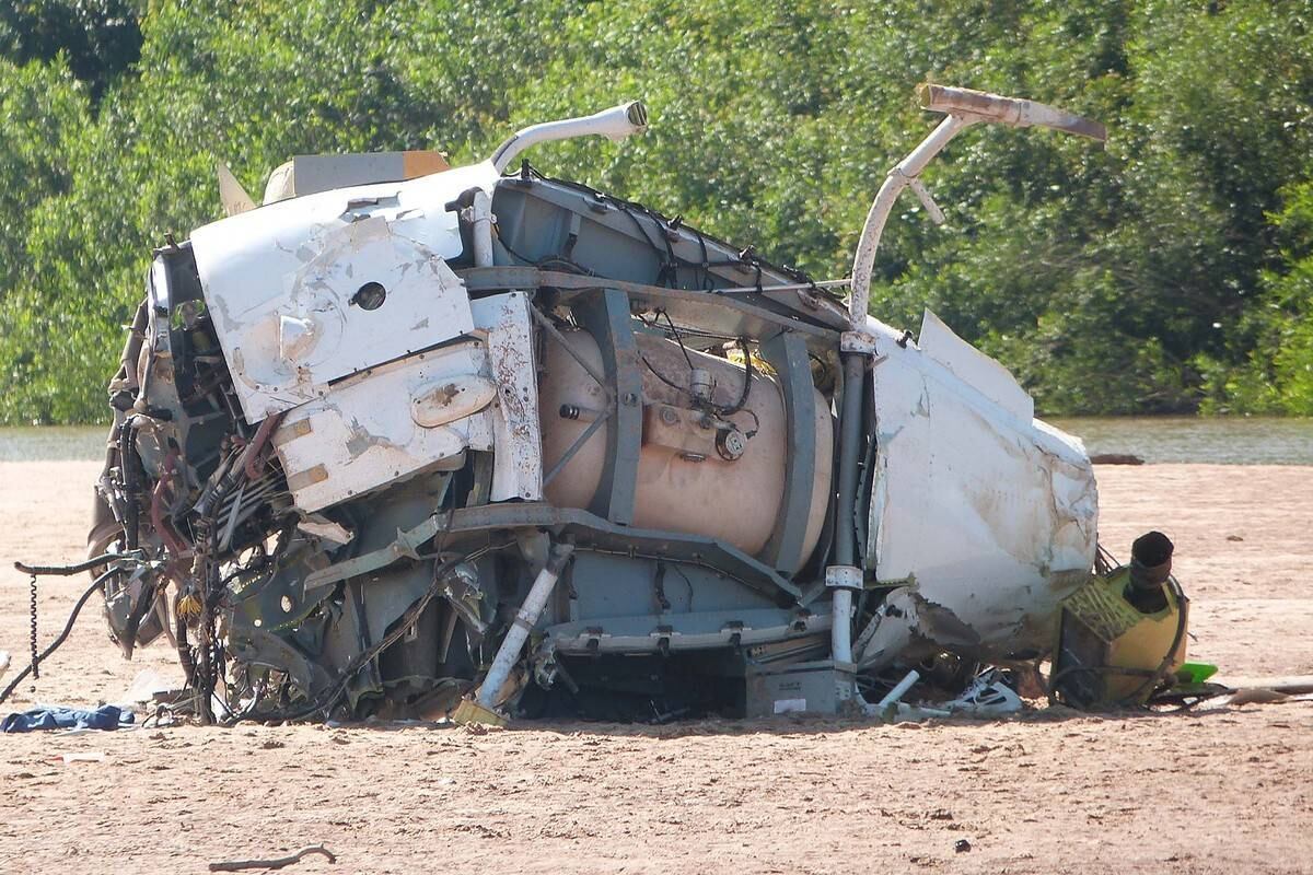 O helicóptero ficou totalmente irreconhecível 