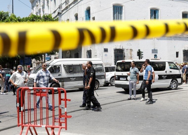 Polícia detém 25 suspeitos em duplo atentado
