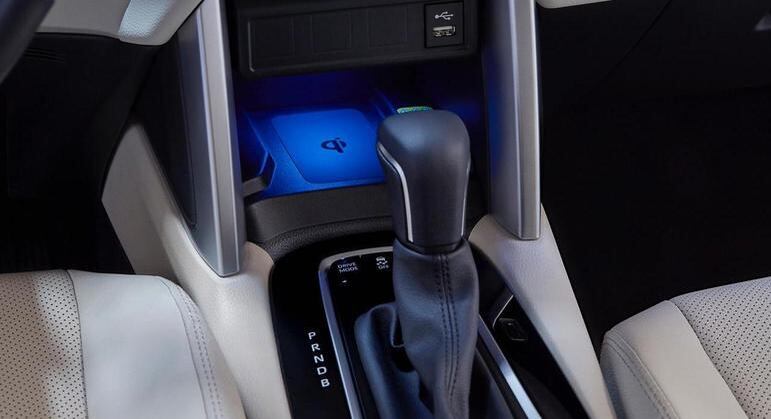 Versão especial conta com carregador por indução para celular