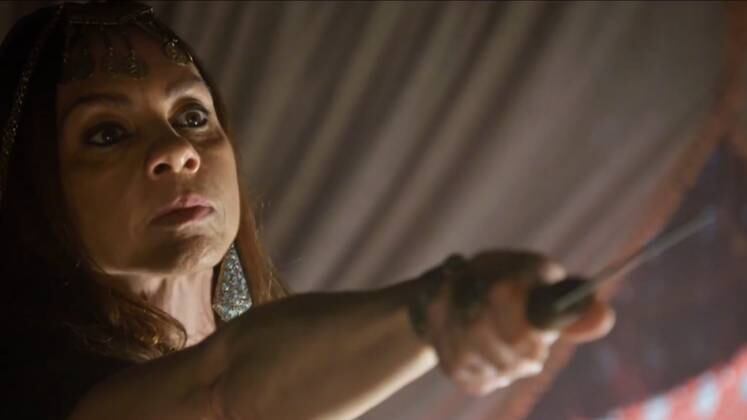 Longe de Ur, Adália pensou em recomeçar sua vida. Mas, não contava que Massá fosse encontrá-los e pedir para seguir com a caravana. Ele fez ameaças e disse que mataria todos caso ela contasse seus crimes para Abrão