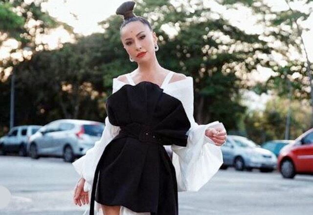 Ela fechou o programa com um visual poderoso, que combinou o clássico preto e branco. Para arrematar, um belo batom vermelho, além do cabelo inspirado no próprio Japão!