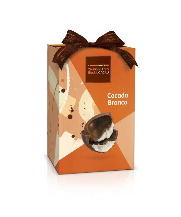 "Conseguimos segurar os preços dos nosso produtos e não repassamos os aumentos que tivemos entre 2016 e 2017. Estamos com preços bem competitivos", diz a diretora marketing do grupo CRM, Maricy Porto. Em destaque o ovo de de Cocada Branca (R$ 54,90) da Brasil Cacau