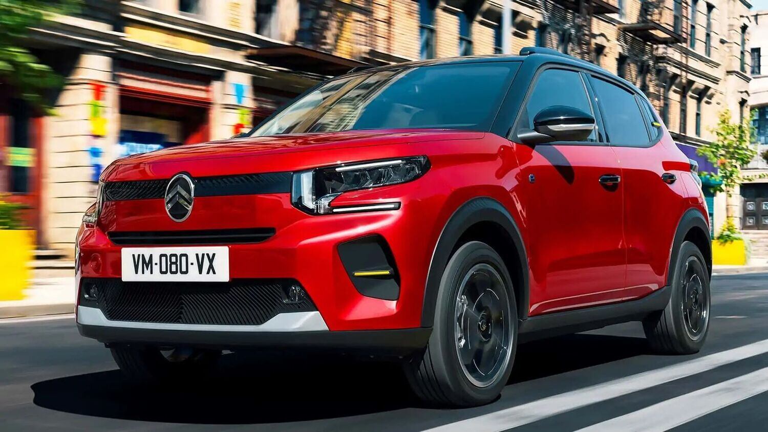 Dianteira com nova grade, ângulo reto e farois em "C" dão novo estilo ao compacto elétrico