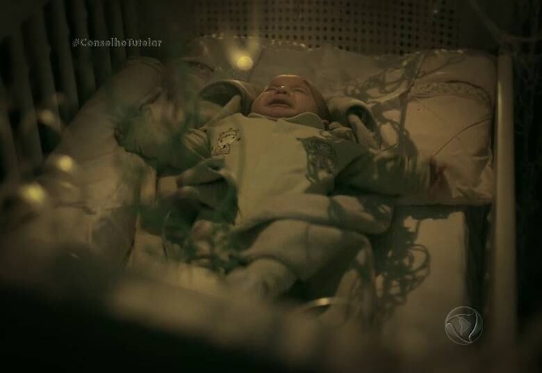 Silmara saía de casa todos os dias e deixava o filho sozinho. Ela dizia para a mãe que o bebê ficava sob os cuidados de uma babá