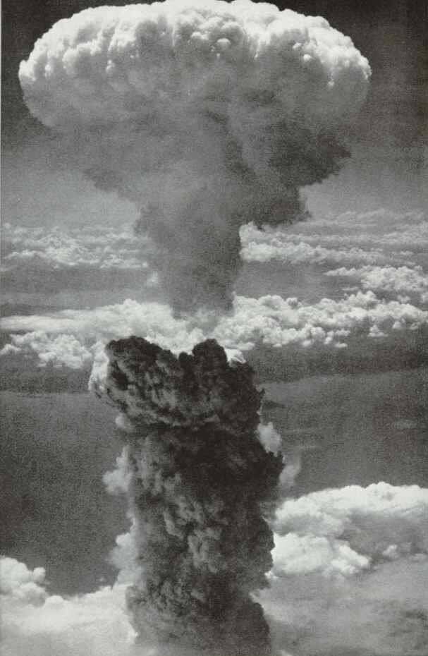 Em relação aos testes com morcegos, a partir de dezembro de 1943, cerca de 30 experiências foram realizadas, até o projeto de Adams ser cancelado. A opinião geral é de que o governo americano decidiu que todos os recursos deveriam ser direcionados ao desenvolvimento de uma arma muito mais poderosa: a bomba atômica