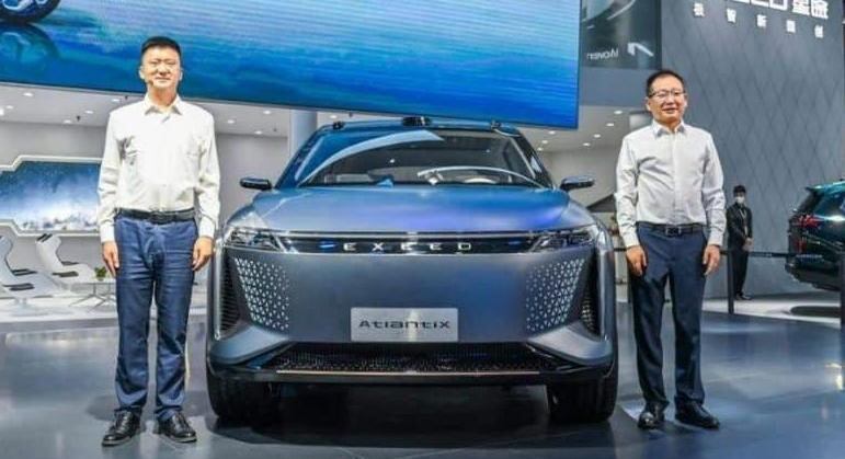 Modelo deve ter uma versão híbrida