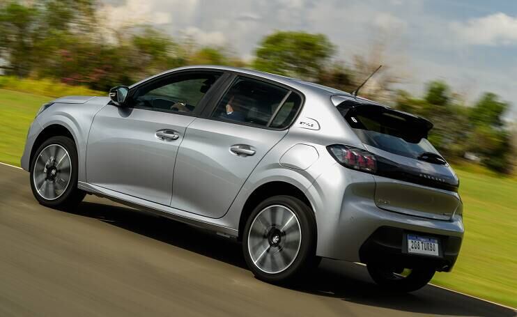 Ágil, 208 com motor turbo supera os 200 km/h