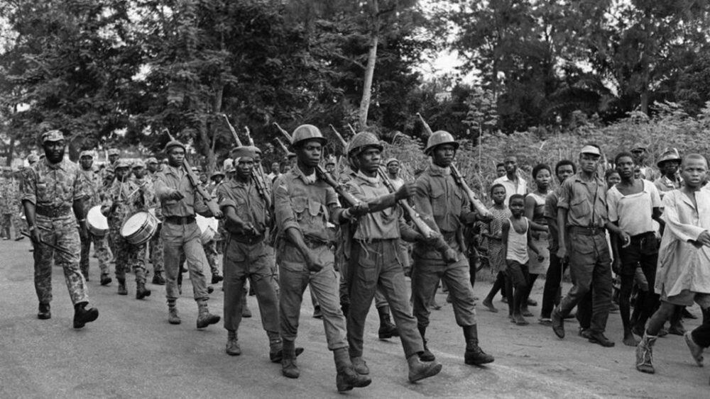 Para que o time pudesse chegar ao estádio Ogbe com segurança, o governo decretou um cessar-fogo. Quando os jogos acabaram e a equipe do Santos voltou para o Brasil, a guerra recomeçou.