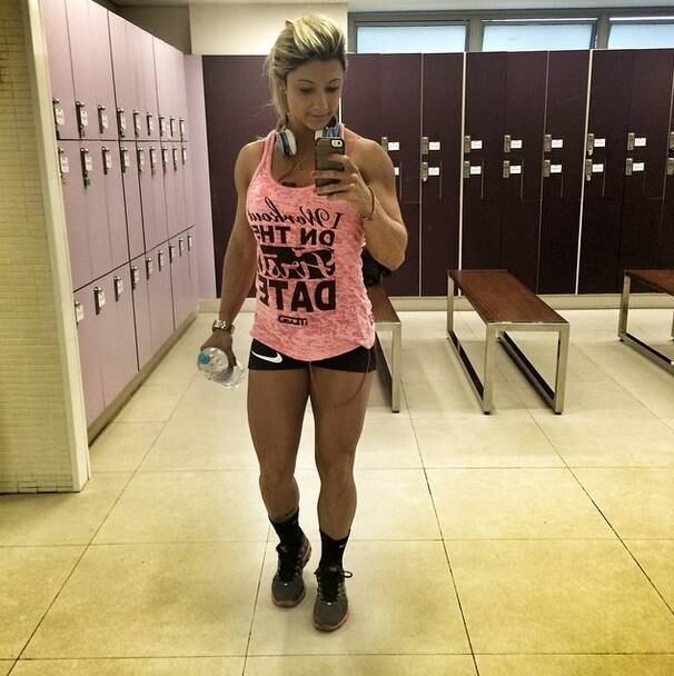 A gata sempre compartilha nas redes sociais sua rotina de treino