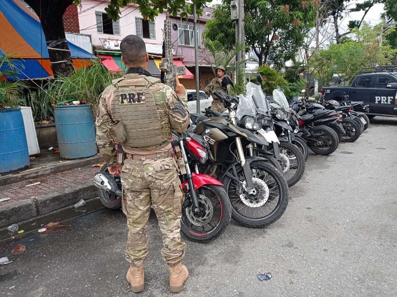 Motos são capturadas no Complexo da Maré
