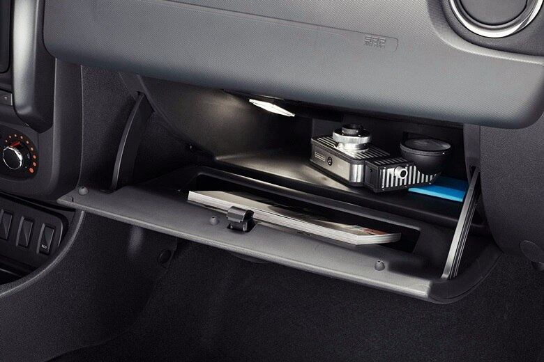 O porta-luvas é simples e não conta com refrigeração do ar-condicionado

Saiba tudo sobre carros! Acesse www.r7.com/carros