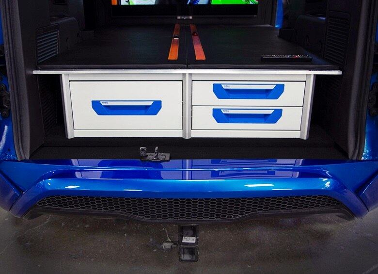 Na traseira, a Ford instalou um armário onde o motorista pode guardar ferramentas

Saiba tudo sobre carros! Acesse www.r7.com/carros