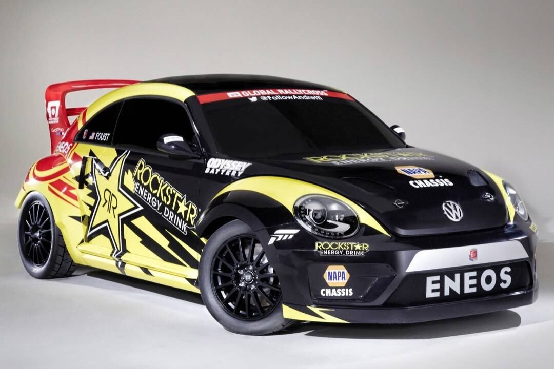 A Volkswagen apresentou, no Salão de Chicago, uma versão pra lá de apimentada do novo Fusca. Além do visual diferenciado, o hatch ganhou um motor mais potente e sistema de tração nas quatro rodas. Veja todos os truques desse esportivo nas próximas fotos

Saiba tudo sobre carros! Acesse R7.com/carros
E confira os melhores preços de novos e usados em r7.icarros.com.br