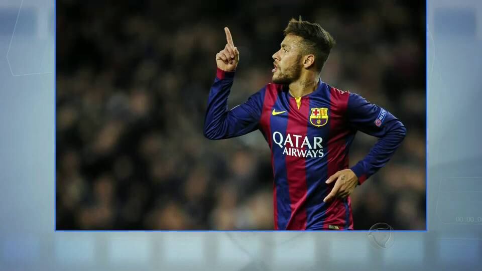 O jogador do Barcelona, porém, não gostou nada de ter esse momento de intimidade flagrado por um paparazzo. Irritado, ele mandou as mulheres se esconderem e xingou o fotógrafo. Um segurança dele ainda tentou apagar as imagens, mas não obteve sucesso.

De acordo com a jornalista Fabíola Reipert, Neymar permaneceu no hotel com as mulheres por cerca de três horas e, na sequência, foi para um festa na quadra da escola de samba Grande Rio. De lá, ainda partiu para outra festa no centro da cidade. Que fôlego!

> Veja toda a programação da Record no R7 Play
