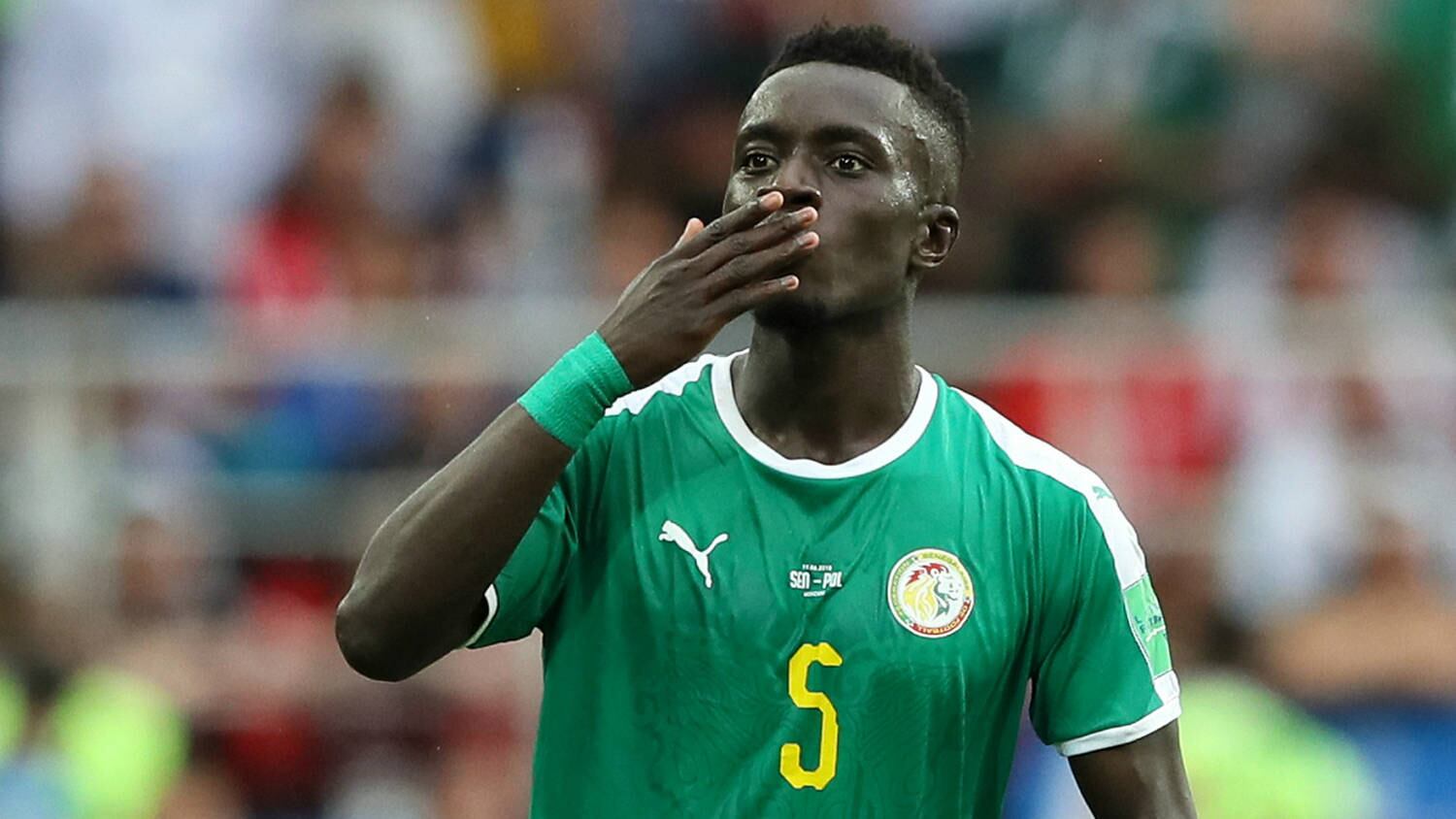 ESQUENTOU - De acordo com o jornal francês 'Le10Sport', Idrissa Gueye, do Paris Saint-Germain é um dos alvos do Manchester United para a próxima temporada. O meio-campista conhece bem a Premier League, já que teve passagens por clubes como Everton e Aston Villa.
