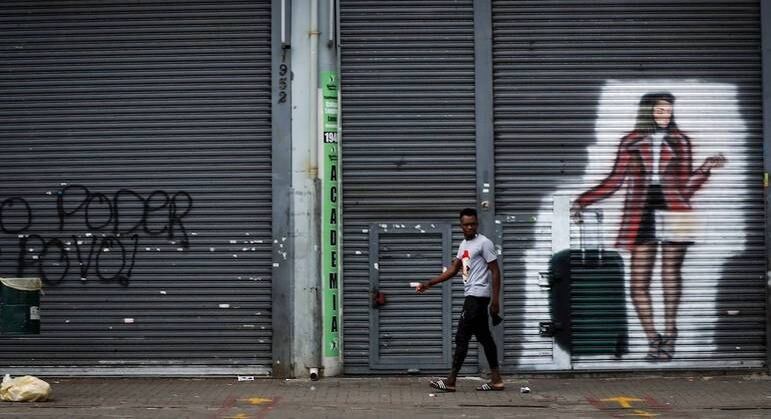 SP vive fase emergencial com fechamento de serviços não essenciais e medidas severas
