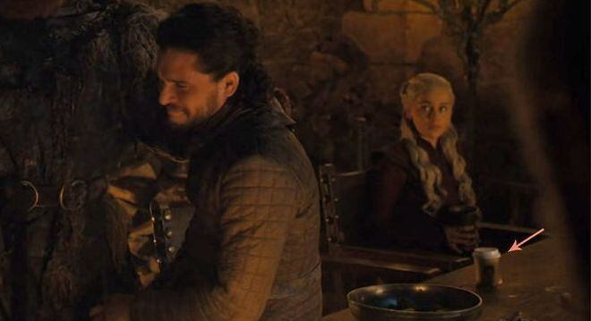 Será que tinha o nome da Daenerys no copinho?