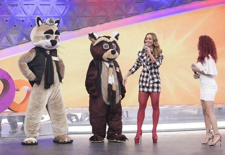 Os bichos vão estar soltos no palco do Programa da Sabrina deste sábado (27)! Para lá de fofos, rapazes fantasiados de gato, urso e coelho vão aparecer para participar do divertido quadro Meu Amor É o Bicho