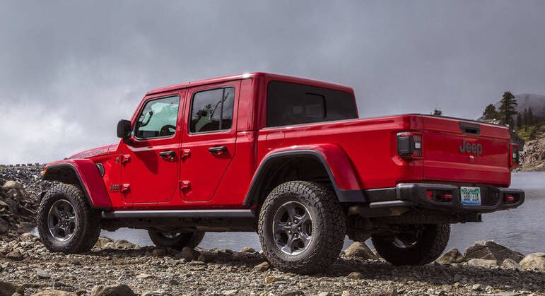 Também pode ter propulsor de 3.0 litros V6 turbodiesel, que rende 264 cv