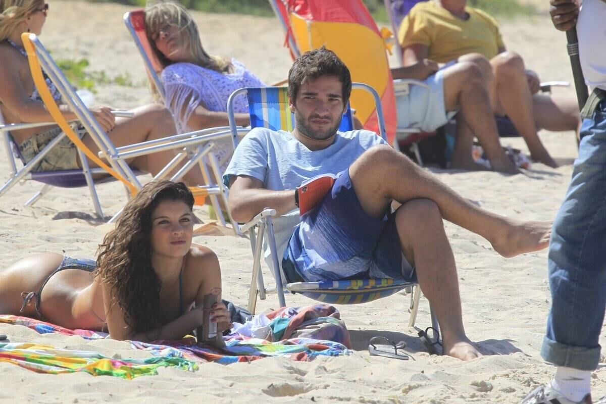 Elenco de Geração Brasil grava na praia de Grumari, no Rio