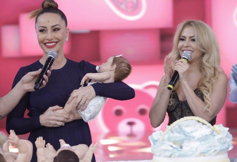 Joelma, que também é mãe, dá algumas dicas aos futuros pais e também se diverte com as trapalhadas deles