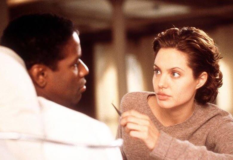 Como a investigadora Amelia em O Colecionador de Ossos, em 1999