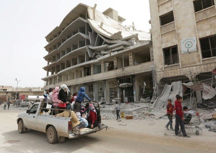 Apenas na lembrança. É assim que a população síria reencontrou a cidade de Afrin dias depois dela passar a ser controlada por forças turcas e rebeldes. Percorrendo ruas precárias, os moradores viram ruínas em lugar do que antes eram casas, lojas ou escolas