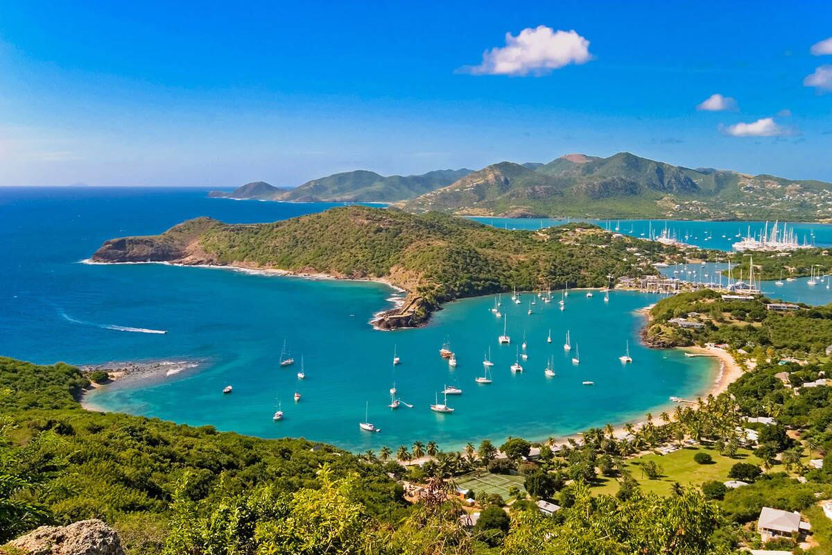 Antígua e Barbuda

Segundo o advogado, “há diferentes motivos para as pessoas
procurarem paraísos fiscais”.

 



— Não levando para o lado criminal, que seria sonegação de
impostos, lavagem de dinheiro, o pessoal escolhe esse tipo de país para evitar
a tributação do seu patrimônio
