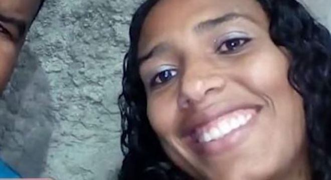 Mulher é morta pelo ex-companheiro na frente dos dois filhos
