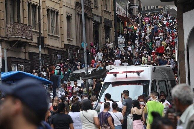 As demais atividades que gerem aglomeração, como shows, festas e eventos esportivos, só devem ser voltar a partir da Fase 5