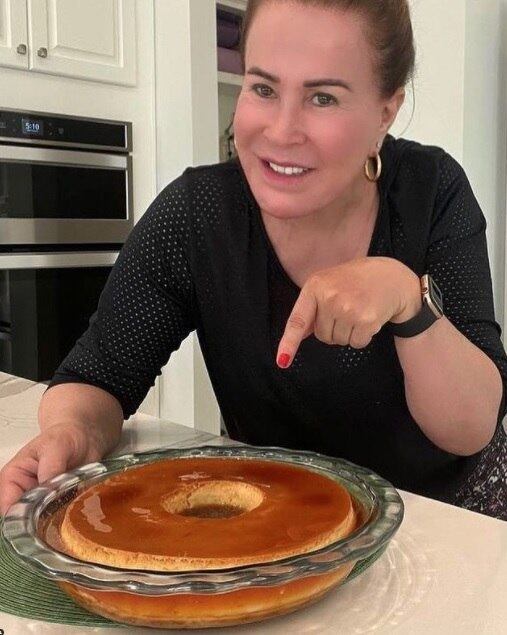 A sobremesa irresistível de norte a sul do Brasil não poderia faltar na cozinha de Zilu: o velho e bom pudim. "Que nota vocês dão para o meu pudim de leite? Ficou com a cara boa?", pergunta ela aos internautas, modesta. 