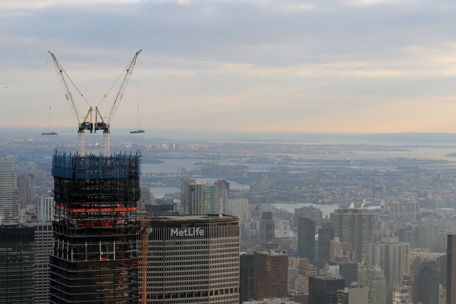 Esses arranha-céus residenciais são para poucos multimilionários. Os apartamentos mais baratos não custam menos de R$ 5,5 milhões (US$ 1,5 milhão)
