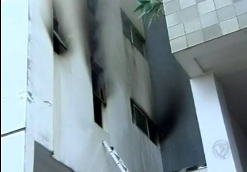 Chamas começaram na área de serviço do apartamento