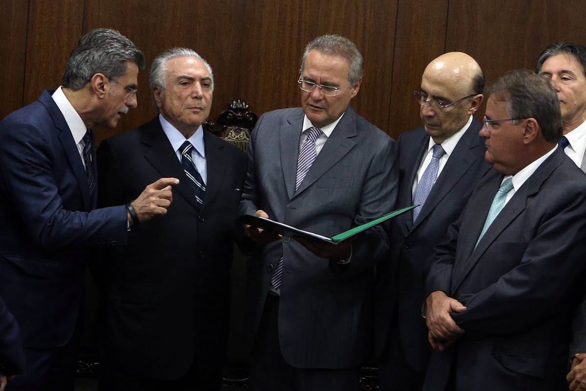 O número de alianças do PT com o PMDB caiu de 495 para 200, registrando uma queda de cerca de 60%