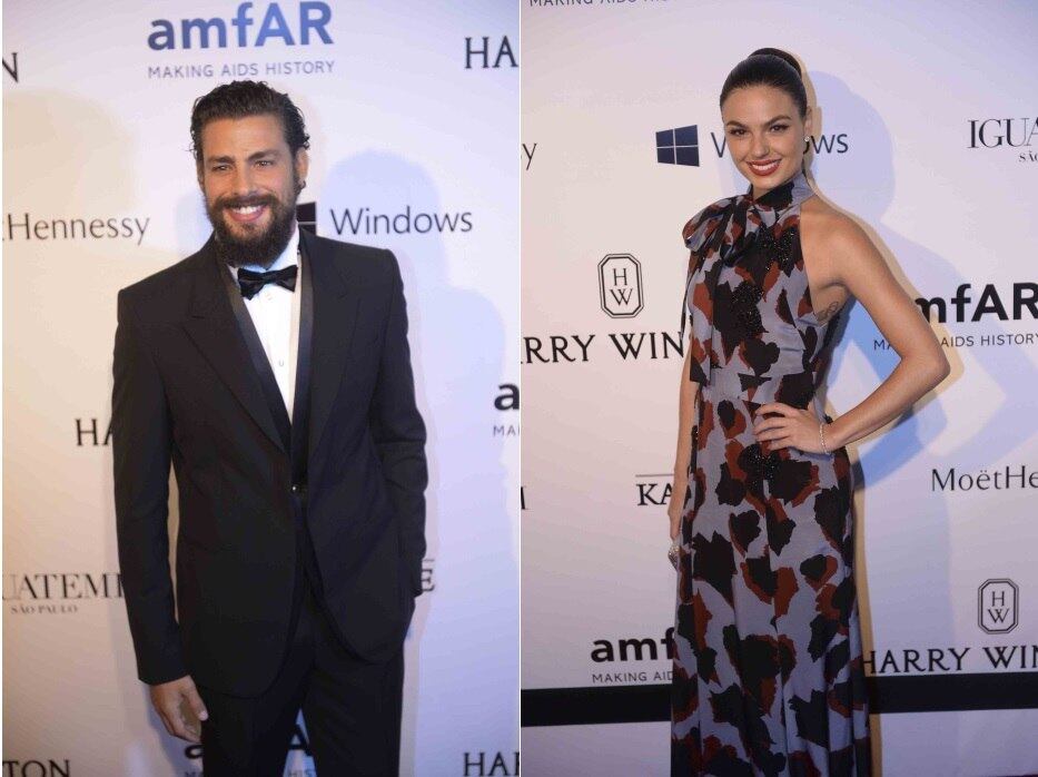 Isis Valverde e Cauã Reymond deram pinta no baile
beneficente da amfAR, na noite desta sexta-feira (10), em São Paulo. Há mais de
um ano, os dois ficaram no centro do furacão de uma série de rumores que
envolviam o fim do casamento do galã com Grazi Massafera. Na época, Isis foi
apontada como pivô da separação. Tanto Cauã quanto Isis negaram qualquer
envolvimento, mas não apareceram juntos de novo. Na noite de ontem, os dois
evitaram falar sobre vida pessoal e deram foco aos próximos trabalhos na TV e
no cinema

Reportagem: Aurora Aguiar, repórter do R7, e Francielly
Kodama, estagiária do R7

