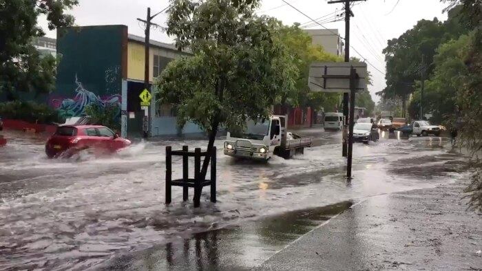 A tempestade se concentrou em partes costeiras do estado de New South Wales, mas não atingiu regiões do interior afetadas pela seca