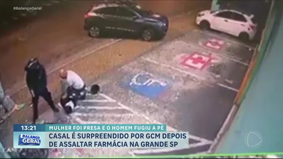 Casal é surpreendido por GCM de folga após assaltar farmácia em Carapicuíba (SP)