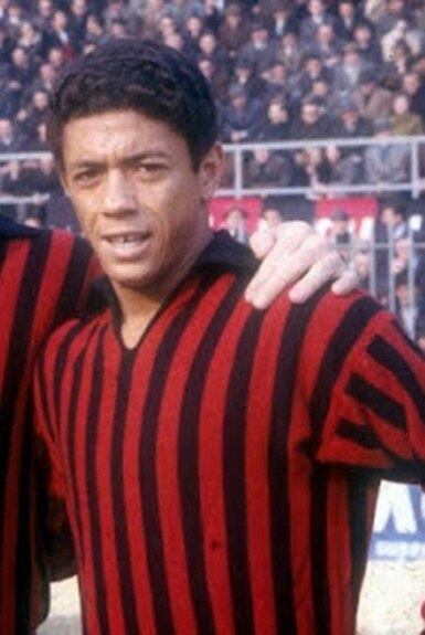 O 'possesso' Amarildo, bicampeão mundial em 1962 com a Seleção Brasileira, chegou ao Milan após substituir Pelé na conquista da Copa e fazer história pelo Botafogo. Defendeu o clube rossonero entre 1963 e 1967, onde conquistou a Copa da Italia (1967). Fez 107 jogos e marcou 32 gols (Foto: Divulgação/AC Milan)