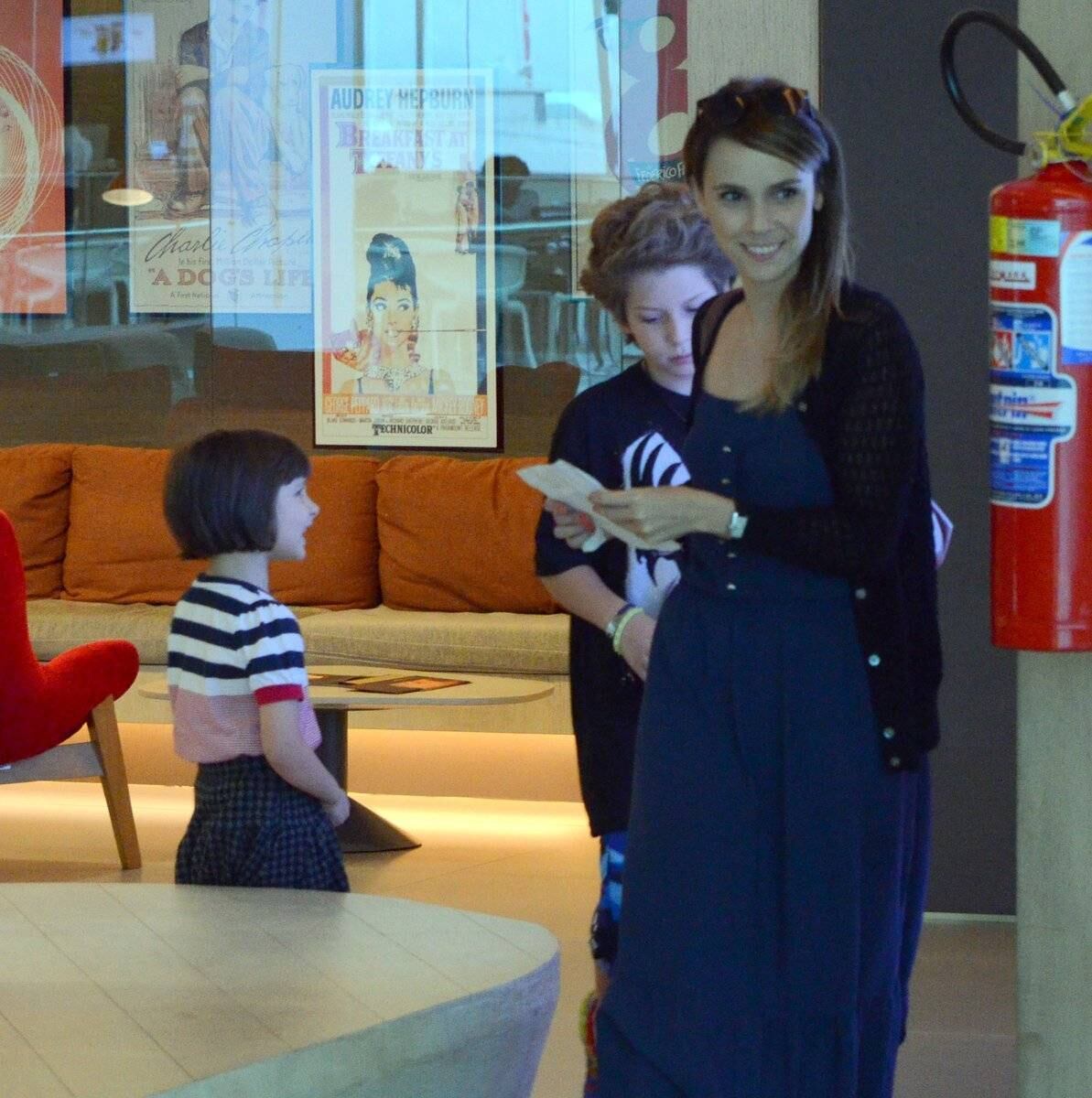 Já a atriz foi acompanhada de Nina, sua filha com Chuck Hipolitho
