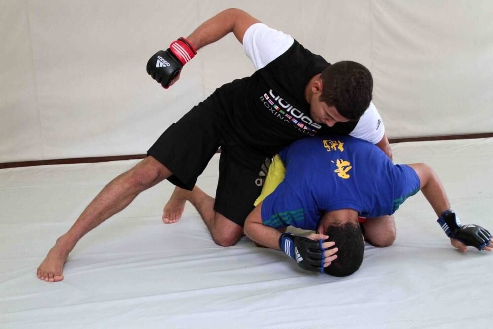 Leo Santos ainda não tem data para estrear no UFC