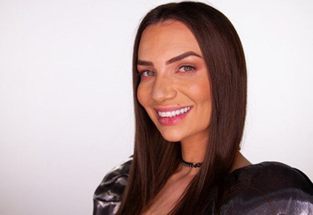 Stéfani Bays foi a terceira colocada em A Fazenda 12. A digital influencer chegou na grande final do reality, após sua trajetória de tretas, amizades e muita baia. Sim, a peoa foi recordista em ir para este ambiente considerado o pesadelo de alguns peões, mas Stéfani soube contornar a situação, mesmo não se conformando com as indicações. Confira como foi a passagem da peoa pela sede!