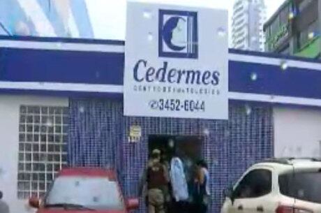 Dois bandidos conseguiram fugir e um se entregou