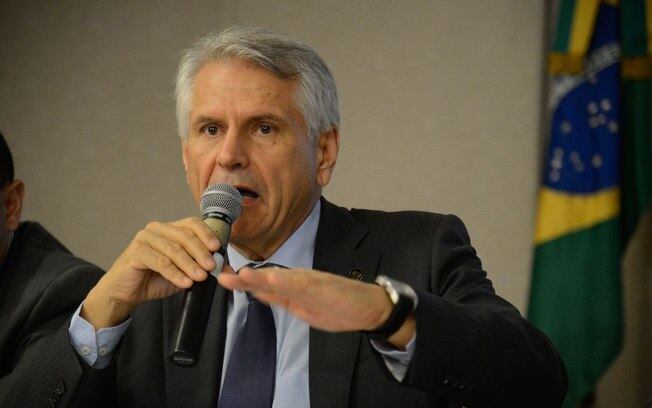 Antônio Claret vai privatizar aeroportos paulistas