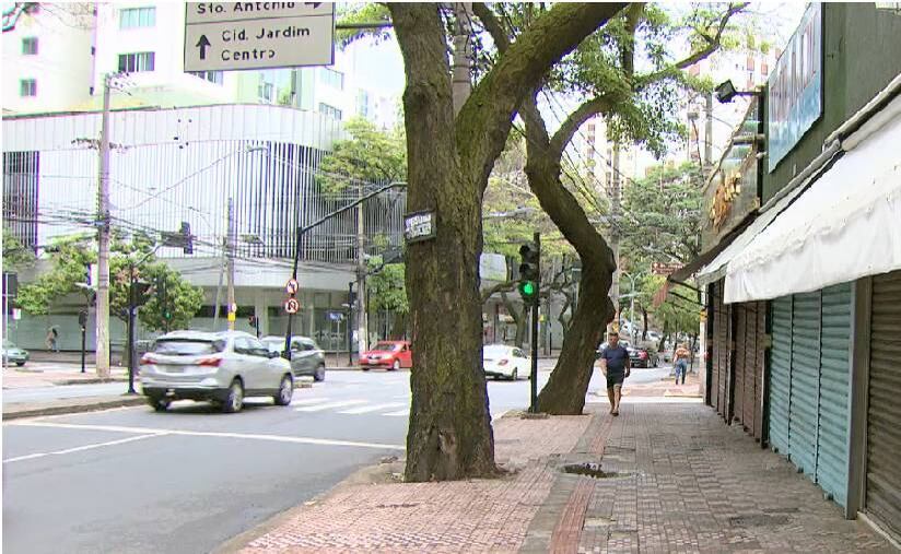 Avenida Prudente de Morais tem risco de alagamento