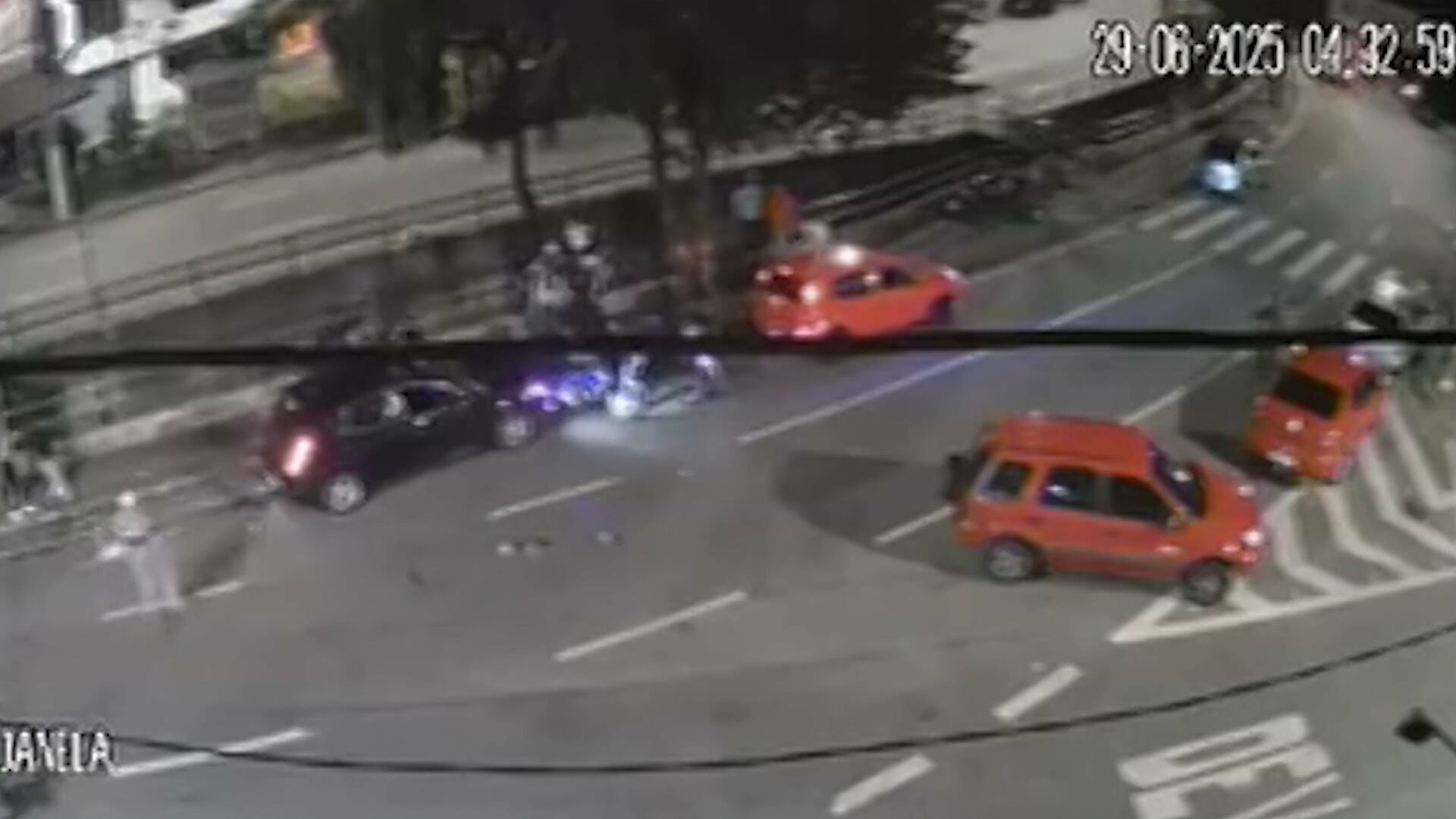 Motorista perde controle da direção e atropela grupo de jovens, em São Bernardo do Campo (SP)