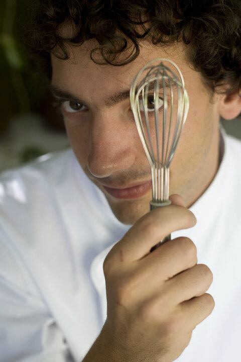 Já imaginou um chef de cozinha preparando pratos superelaborados no conforto da sua casa? É basicamente esse o trabalho de Bruno Garin, 24. Quer saber mais?
