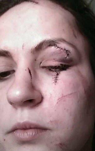 No momento da tentativa de agressão, Fayes, Gates e a namorada estavam em um bar e os três bebiam