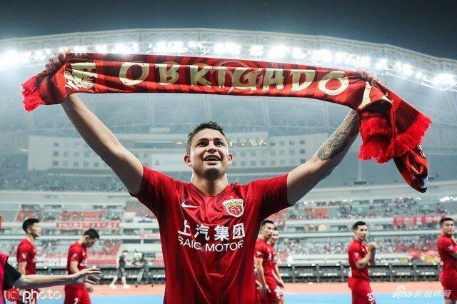 Elkeson (32 anos) - Último clube: Guangzhou - Sem contrato desde dezembro de 2021 - Valor de mercado: 4 milhões de euros (R$ 25,6 milhões).