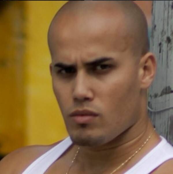 Segundo a delegada Cristiana Bento, titular da especializada, há suspeitas de que a namorada de Márcio também era aliciada pela quadrilha. Nas redes sociais, a jovem se auto-intitula "atriz, cantora e modelo". Há publicações de performances musicais feita por ela em estúdios.

Márcio Andrade é apontado como líder do esquema e morava na cobertura do prédio onde ocorriam os crimes